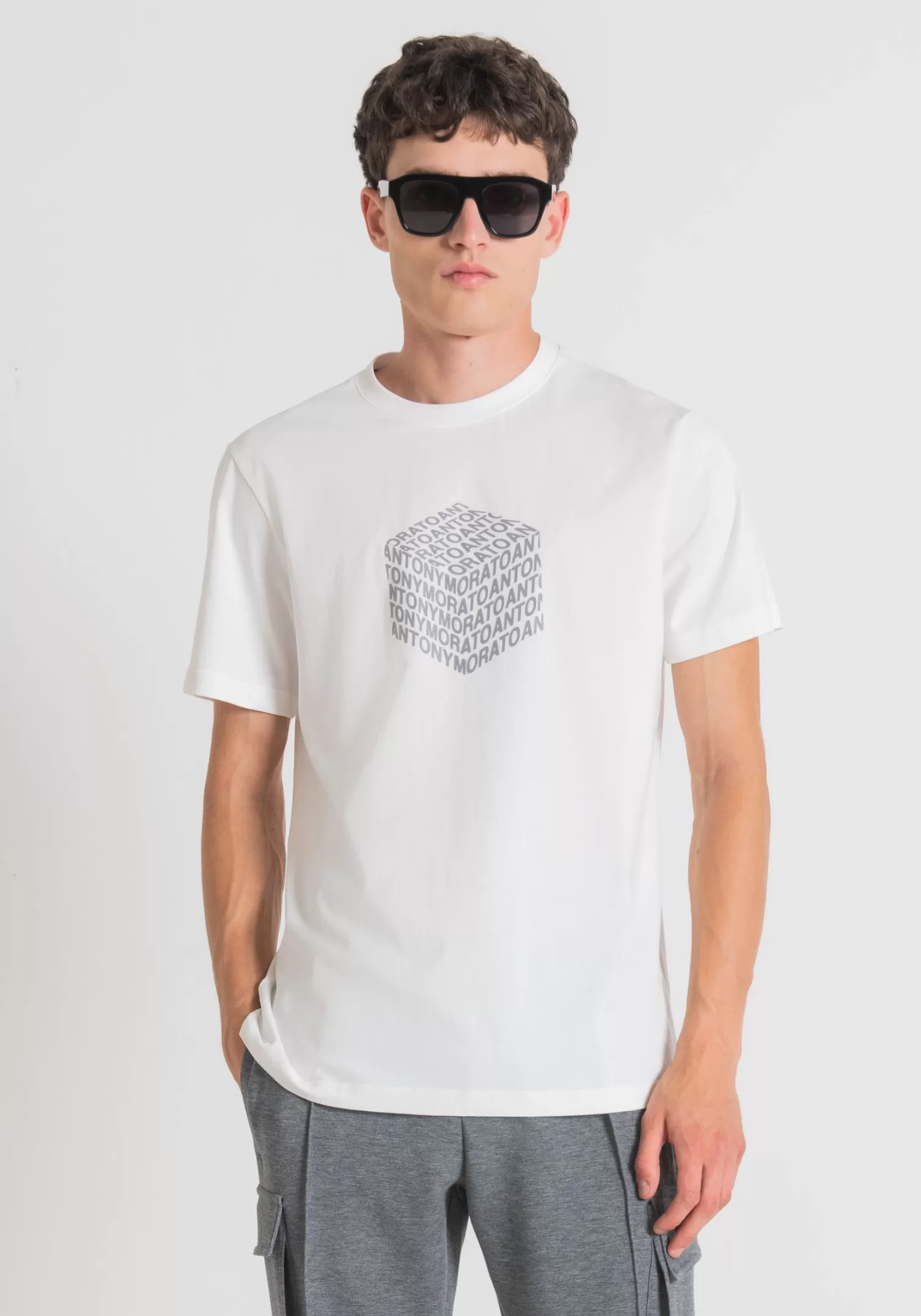 T-Shirts E Polo>Antony Morato T-Shirt Regular Fit In Cotone Con Stampa Logo Reflective Crema