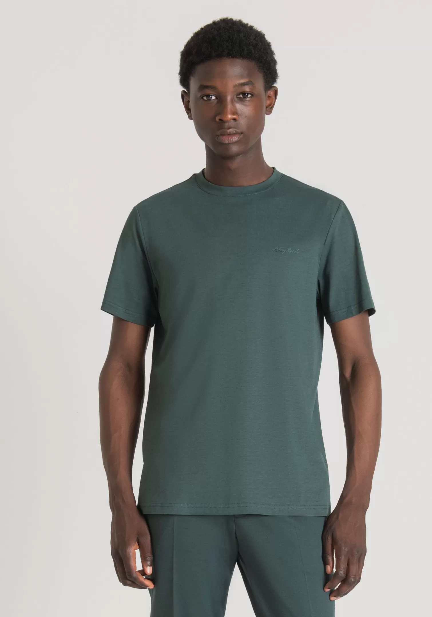 T-Shirts E Polo>Antony Morato T-Shirt Regular Fit In Viscosa Sostenibile Con Stampa Logo Verde Bottiglia